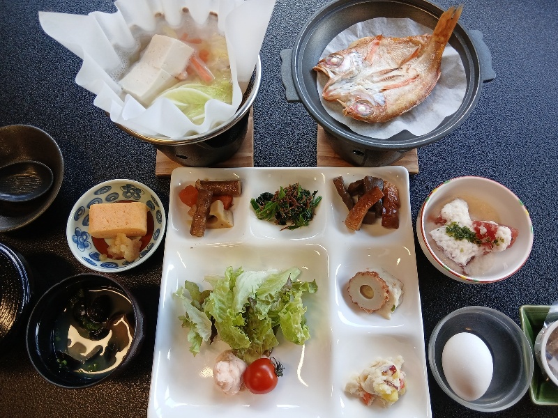 地域の恵を活かした朝食を提供いたします。