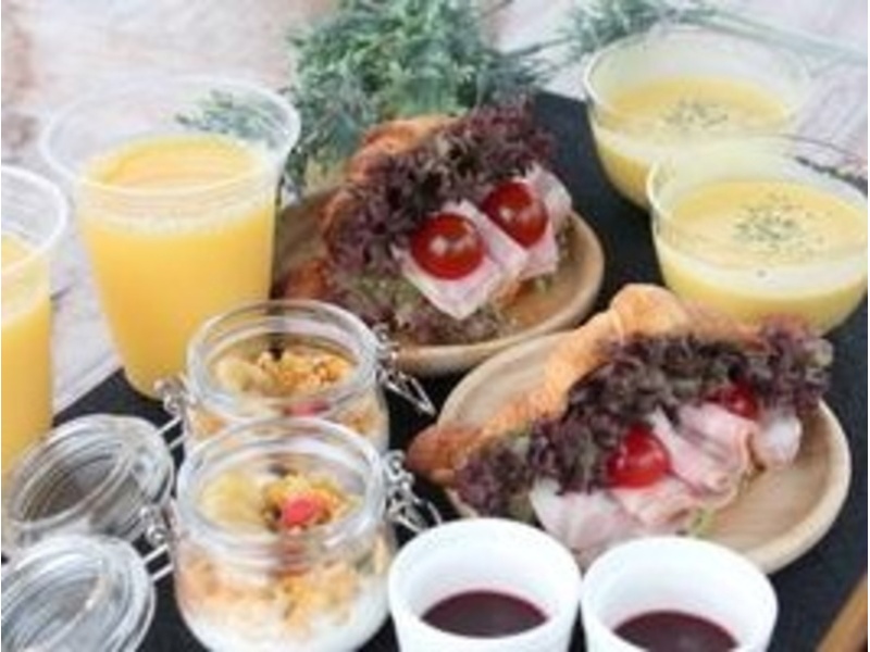 食事盛り付け例