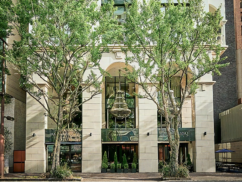 【会場の特徴】
2012年の誕生以来、この地で愛され続けるカノビアーノ福岡 。
旬の素材を活かした”自然派イタリアン”をコンセプトに心を込めたお料理でおもてなしいたします。
長年の実績に加え、最新の映像・照明演出にも対応しており、様々な用途でご利用いただけます。
