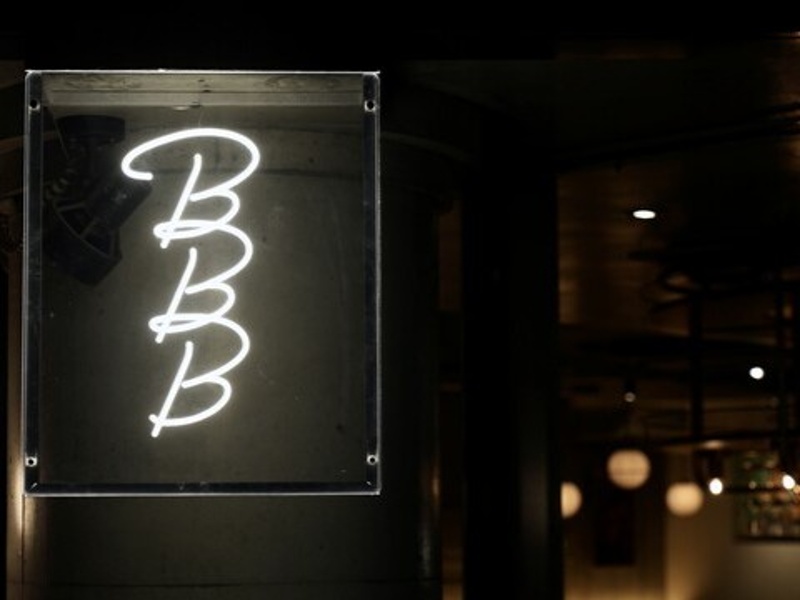 立ち飲みスタイルなカジュアルパーティーも対応可能です。