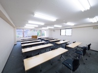 お部屋の中にはアルコール消毒液を常設しており、安心して会議室をご利用頂けます。