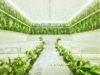 クリスタルホール