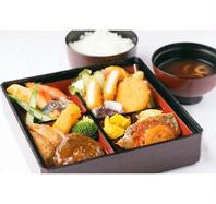 洋食弁当お料理イメージ　3729円（税サ込）<br />ホテル特製手作り弁当