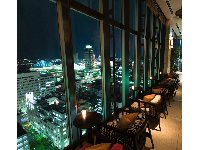 夜になると船が行き交う神戸港や神戸ポートタワー等、綺羅びやかなイルミネーションをお愉しみいただけます。