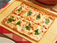 料理一例「ピッツァマルゲリータ」