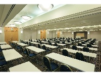 スクール形式イメージ　　大規模な講演会や研修にもご利用いただいております。