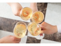 2,000円コース<br />生ビール　ノンアルコールビール　ウィスキー　烏龍茶　日本酒　オレンジジュース　赤・白ワイン　芋・麦焼酎　ジンジャエール　レモンサワー　ライムサワー
