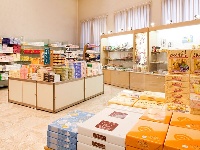 【売店】様々なお土産品を取り扱っている売店