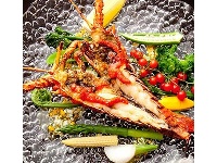 サーブされる時がベストのタイミングになるように、食材に火を通す時間も一皿一皿計算されている