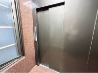 1階エレベーターホール