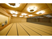 【本館2階】松柏の間③<br />用途によって半スパンに仕切っての利用可能<br />「松の間」と「柏の間」