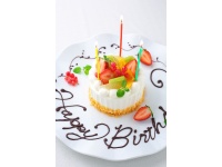 お誕生日はもちろん、お祝い用のケーキの受注も可能です。
