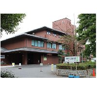 外観、閑静な別所沼公園の一角に立地しています。