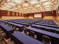 2F宴会場「プロビデンスホール」スクールスタイル