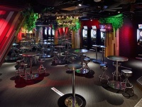 ダイニングダーツバーＢｅｅ 梅田店