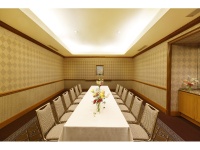 小宴会場　桃　菫　椿　梅