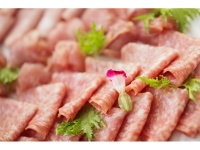 季節ごとの旬の食材を使用したお料理やドリンクをご提供しています。
