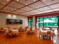 ダイニングホール ゼファー