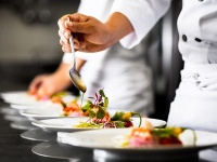 【料理コンセプト】<br />最高のおもてなしを実現するために九州の食材の魅力を存分に生かした”自然派イタリアン”。素材本来の味を際立たせた調理法に徹底的にこだわった、ただ美味しいだけではなく身体にも優しいメニューは、すべてのゲストに至福のひと時をお約束します。