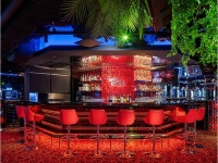 ダイニングダーツバー Bee 横浜WEST店