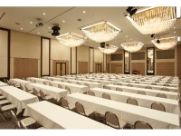 中宴会議場