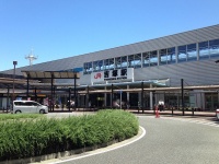 【ＪＲ吉塚駅】<br />ホテルまで徒歩3分と便利な近さ<br />ＪＲ博多駅まで1駅と交通アクセスは好評