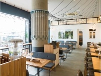 tables cook & LIVING HOUSE