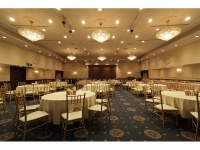 クリスタル (2階)