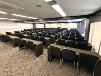ホール11B
