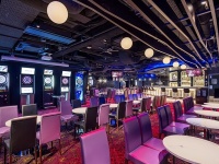 ダイニングダーツバーBee 流川店