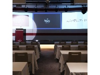 スクール形式<br />セミナーや記者発表の場としての御利用にも