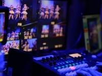 LIVE生配信が可能！収録スタッフも手配可能です。<br />オンライン会議のご利用もお任せください！