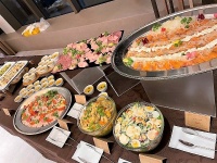 ビュッフェ料理