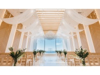 クリスタルホール