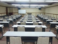 会議室ＡＢ（スクール形式）　１０８名様まで