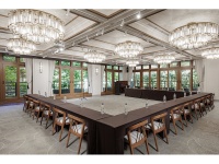 THE BALL ROOM(ザ ボール ルーム)