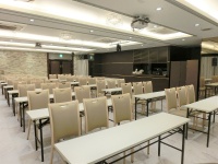 マイク・プロジェクター・120インチスクリーン2台。会場費内で会場内設備が使い放題です！