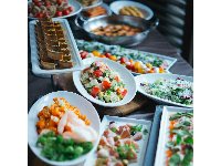 コース料理だけでなくブッフェ料理やフィンガーフード等、パーティ趣旨に合わせたお食事をご提案。既存メニューはもちろん、特別コースもご相談可能です。